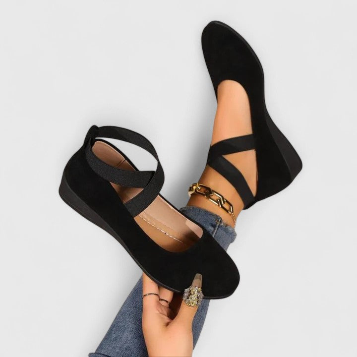 Women's cushioned slip-on comfort shoes