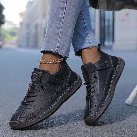 Women's textured lace-up cushioned sneakers
