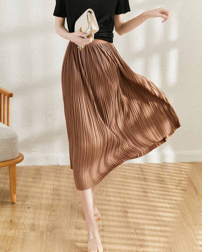 Women's pleated midi skirt in camel