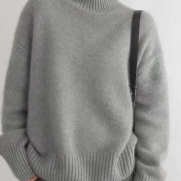 Oversized Roll-Neck Cashmere-Blend Jumper