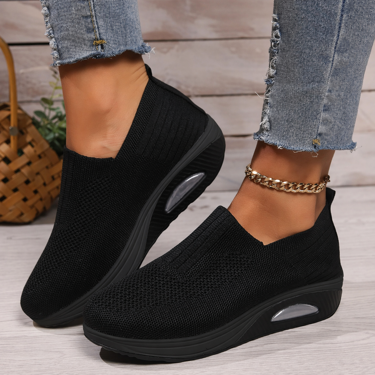 Women's cushioned slip-on comfort shoes