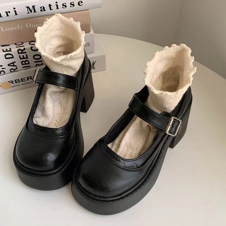 Women's chunky platform Mary Jane heels in black