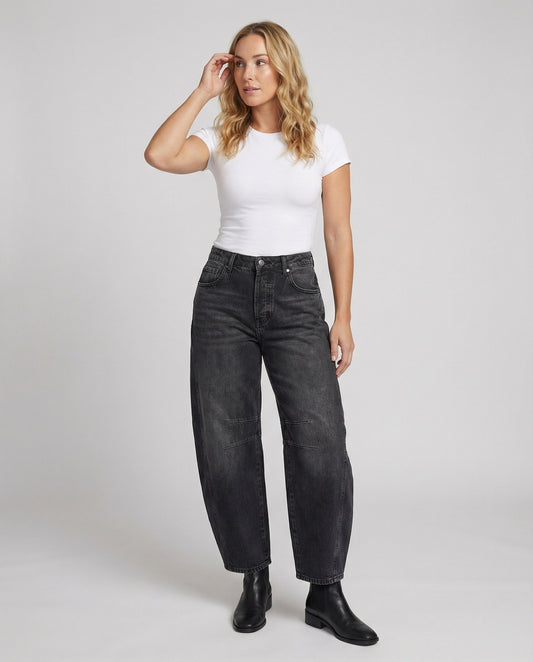 Women's mid-rise relaxed barrel jeans