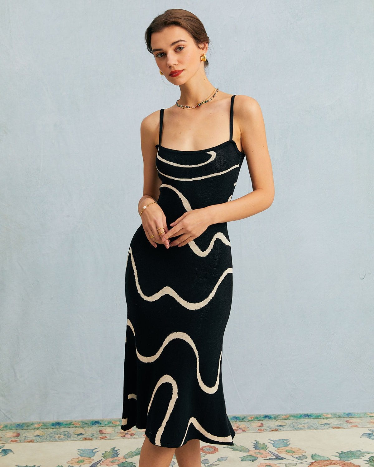 Women's mermaid-hem knit midi dress in black